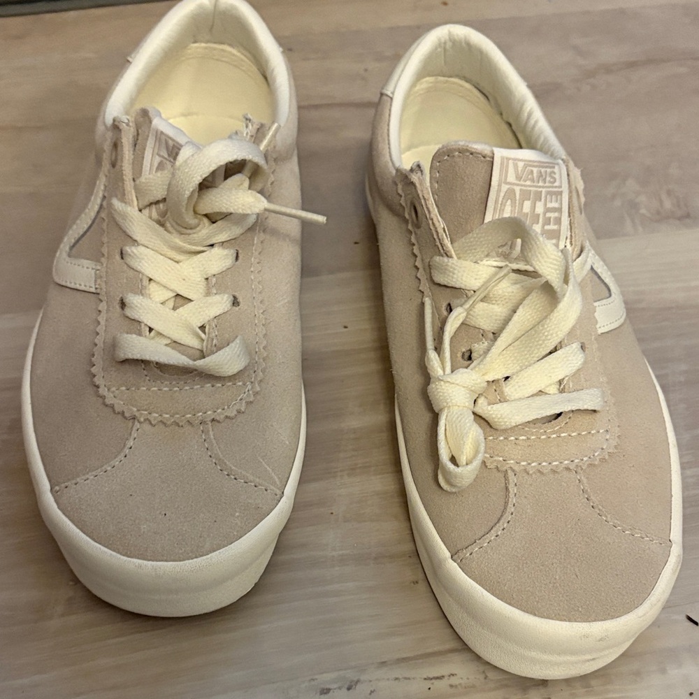 #179 Vans Old Skool Skate shoe cream/ sand w white Suede Sneakers NWOT M sz 5.5